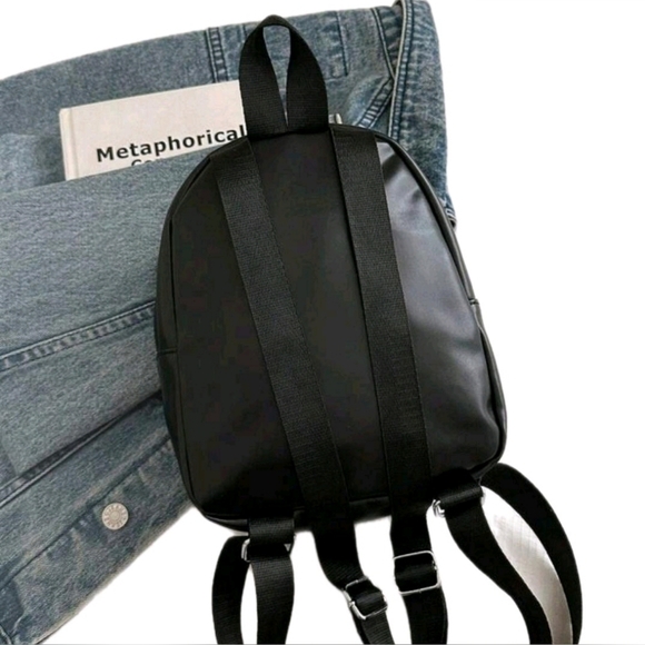 Ghostface Mini Backpack - Picture 2 of 3